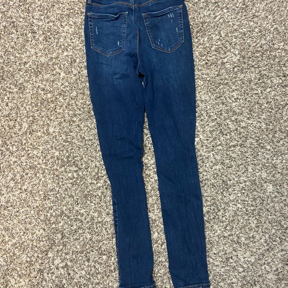 Women’s size 26 (size small) forever 21 skinny jeans - Picture 2 of 3
